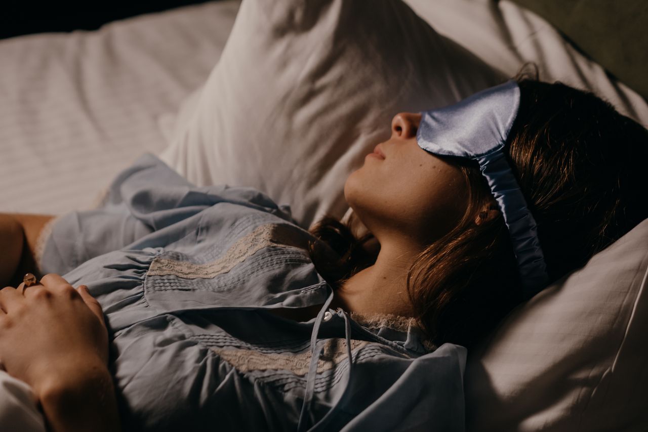 How to Sleep Better at Night: 8 Practical Tips